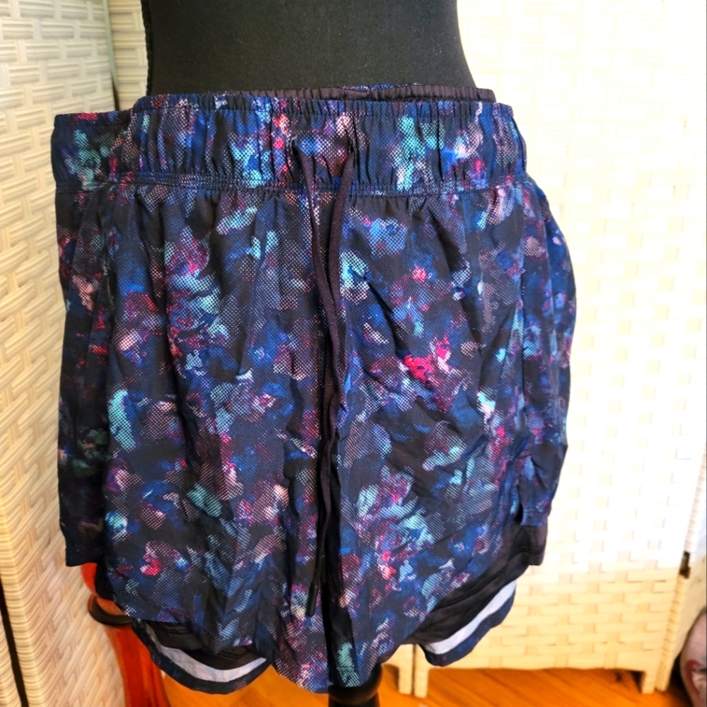 💥Avia workout shorts size XXXL 22